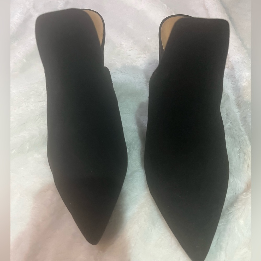 Wild pair slides size 6 black